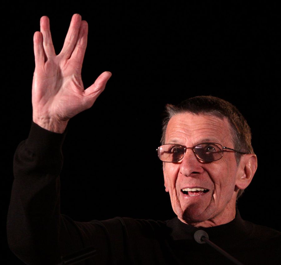 Image by Gage Skidmore  "Leonard Nimoy by Gage Skidmore 2" di Gage Skidmore. Con licenza CC BY-SA 3.0 tramite Wikimedia Commons - http://commons.wikimedia.org/wiki/File:Leonard_Nimoy_by_Gage_Skidmore_2.jpg#/media/File:Leonard_Nimoy_by_Gage_Skidmore_2.jpg (http://it.wikipedia.org/wiki/Leonard_Nimoy#/media/File:Leonard_Nimoy_by_Gage_Skidmore_2.jpg)  Leonard Nimoy at the 2011 Phoenix Comicon in Phoenix, Arizona.