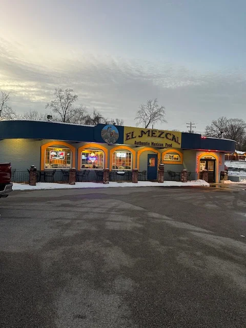 An outside photo of El Mezcal